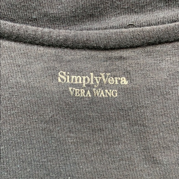 Simply Vera Wang “girl walking a dog” Shirt Sz. S - Picture 5 of 6